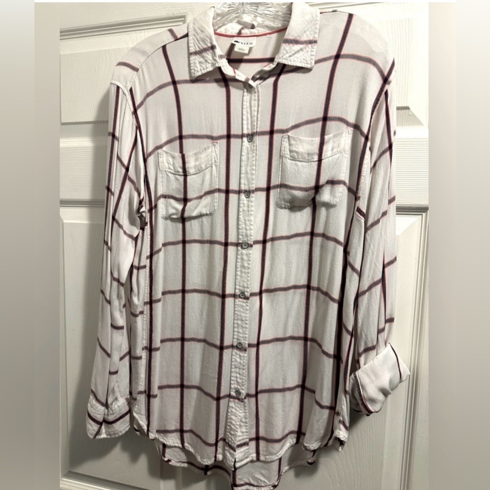 STYLUS Lightweight Large Button Down Dress Shirt